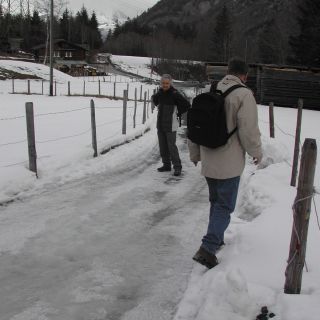 Loading...