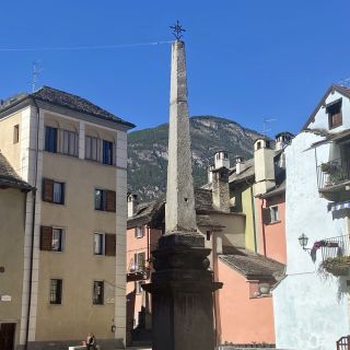 Loading...